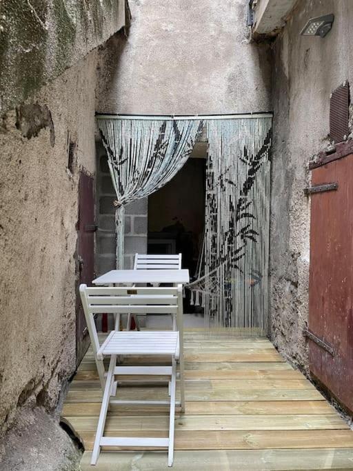 Petit Appartement Douillet Les Martres-de-Veyre المظهر الخارجي الصورة